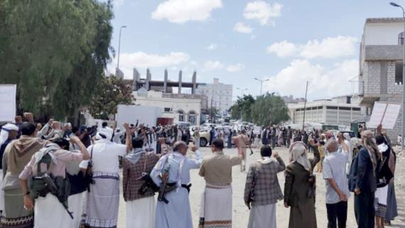وقفات قبلية مسلحة بمحافظة البيضاء لإعلان النفير والبراءة من العملاء