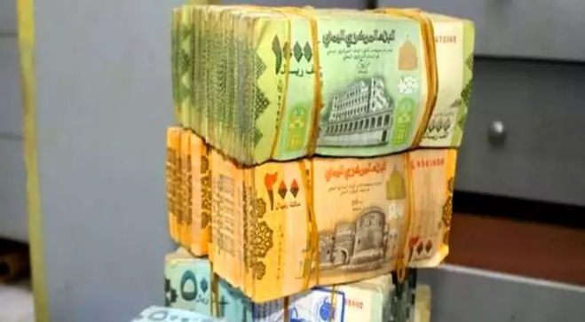 انهيارُ العملة في المناطق المحتلّة يفضحُ أساليبَ العدوّ في استخدام الاقتصاد كسلاح