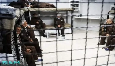 العدو يحرم الأسرى في سجن 