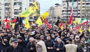 تظاهرة حاشدة في الضاحية الجنوبية لبيروت تنديداً باغتيال السيد علي الخامنئي