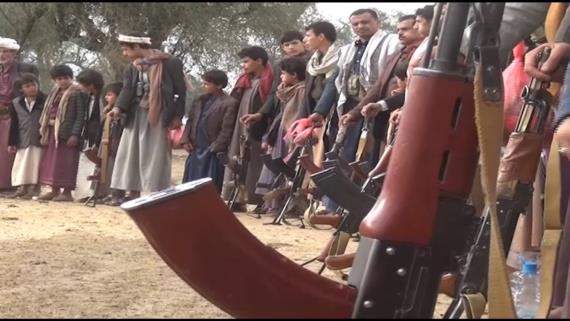 وقفة وقافلة من أبناء مديرية منبه بصعدة للمقاتلين في الجبهات