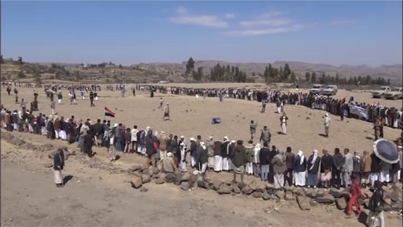 وقفة قبلية في مديرية الشعر بإب تنديدًا بجرائم العدوان