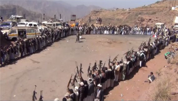 وقفة لعزلة مدوم في حجة تنديداً بجرائم العدوان