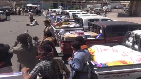 قافلة غذائية ومالية من قبائل بيت بوس بصنعاء رفدا للجيش واللجان