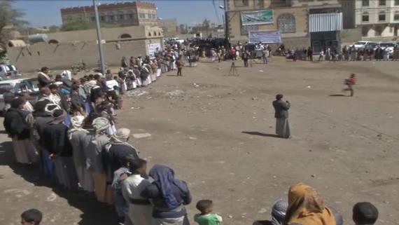 أبناء مذبح بالعاصمة يرفدون الجبهات بقوافل المال والرجال