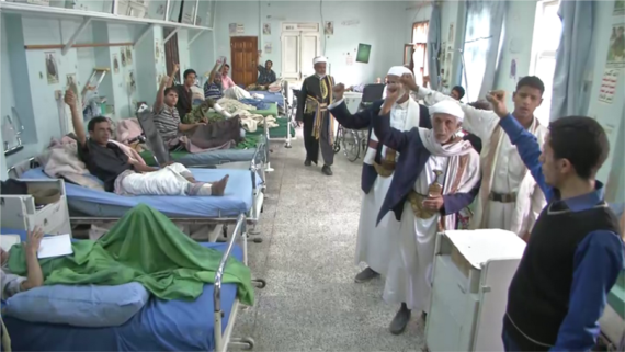 زيارة مؤسسة الجرحى وعدد من العلماء لجرحى الجيش واللجان بصنعاء