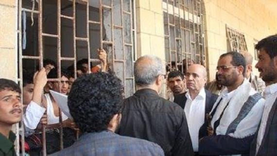 النائب العام يتفقد أوضاع السجناء في إصلاحية قحزة بصعدة