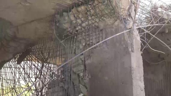 طيران العدوان يدمر جسر عكوان بصعدة