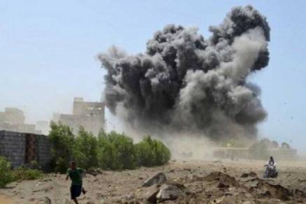 استشهاد وإصابة 8 مواطنين بغارة للعدوان بمحافظة عمران
