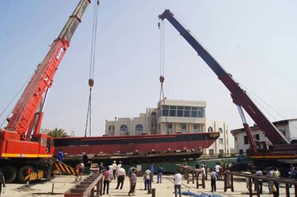 بالصور : تدشين العمل بأول كراكة محلية الصنع بميناء المنشآت النفطية بالحديدة