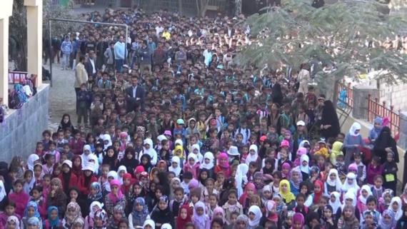 وقفة احتجاجية لطلاب وطالبات مجمع الوحدة التربوي بمدينة حجة