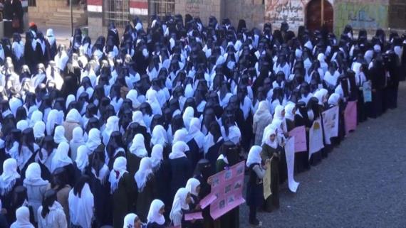 وقفة تضامنية مع القدس لطالبات مجمع الزهراء بالمحويت