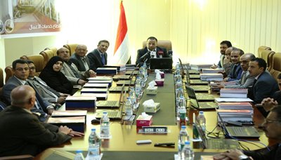 الرئيس الصماد يدشن الربط الشبكي بين وزارة الصناعة والجهات المعنية