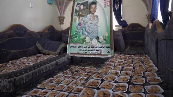أسرة الشهيد إبراهيم السلطان تقدم قافلة غذائية متنوعة للجبهات
