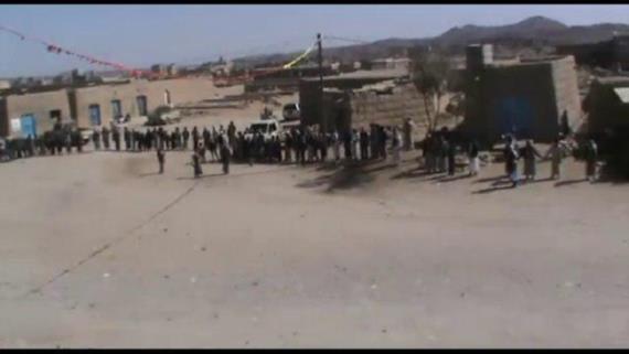 وقفة احتجاجية لأبناء منطقة رحوب بالجوف استنكارا لجرائم العدوان