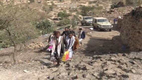 زيارة لأسر الشهداء بمديرية التعزية بتعز