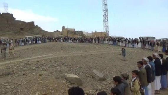 وقفة لأبناء منطقة دهنة في حجة لإعلان النفير العام