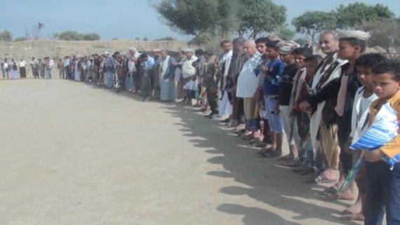 وقفة احتجاجية لأبناء الصلو بتعز تنديدا بجرائم العدوان