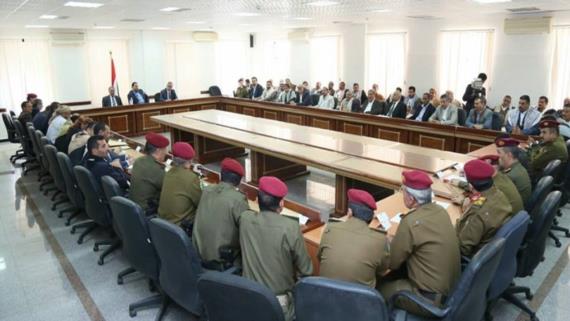 الرئيس الصماد يرأس إجتماعا موسعا بقيادات الدولة ومحافظي المحافظات