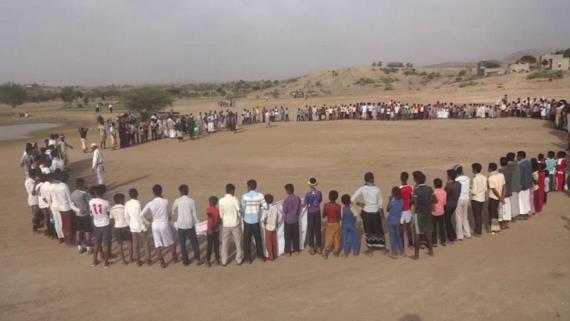 وقفة احتجاجية لأبناء مديرية أسلم في حجة تنديداً بالعدوان