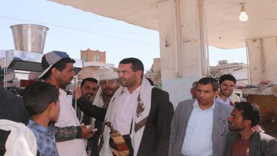 المحافظ المقدشي يطلع على مستوى توفر المشتقات النفطية بمدينة ذمار