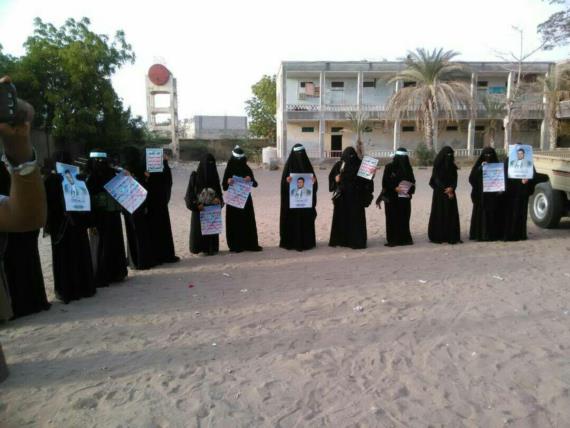 وقفه احتجاجية مسلحة لحرائر بيت الفقية بالحديدة تحت شعار “الوفاء للشهداء”