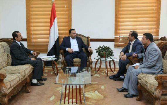 الرئيس الصماد يلتقي محافظ الحديدة