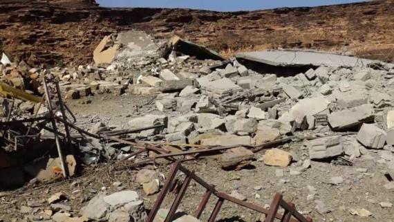 العدوان يستهدف كسارة لمصلحة الطرق في صعدة
