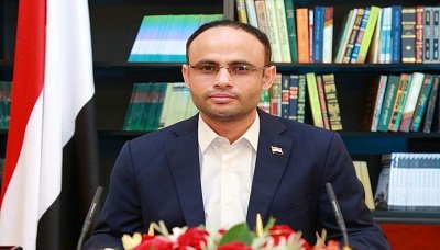يحمي بيد ويبني بالأخرى..المشاط يمشط الفاسدين