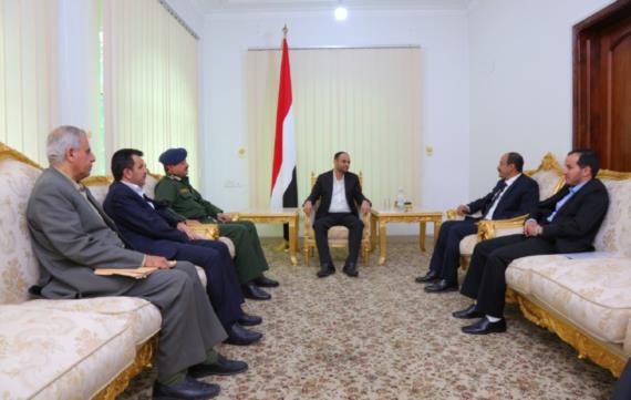 الرئيس المشاط يلتقي وزراء الداخلية والصحة والأشغال ونائب وزير الصناعة
