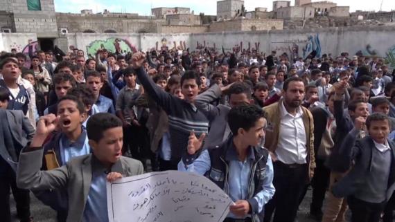 وقفات احتجاجية طلابية في ذمار و حجة
