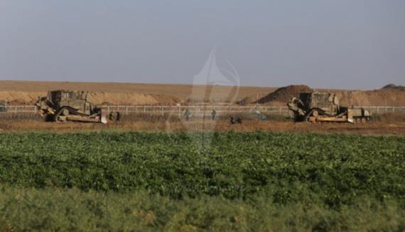 العدو الاسرائيلي يستهدف المزارعين شرق خانيونس وتوغل محدود شرق بيت حانون