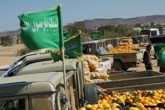قافلة غذائية من أهالي آل سالم بصعدة للجيش واللجان الشعبية