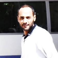 يعانون في صمت
