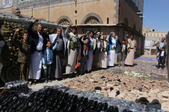 أسرة آل العوامي بذمار تسير قافلة متنوعة للمجاهدين في الجبهات (صور)