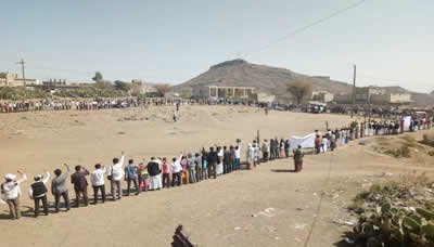 أبناء مديرية حبش بإب ينددون بجريمتي سعوان والتحيتا (صور)