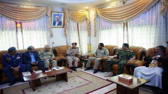 مدير التوجيه المعنوي يناقش مع خبراء محددات العمل الإعلامي العسكري للفترة القادمة