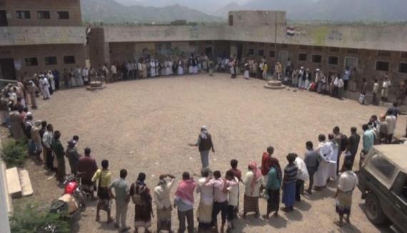 وقفة قبلية في فرع العدين بإب إحياء لذكرى عاشوراء و تنديدا بجريمة العدوان بحق الأسرى