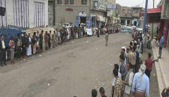 وقفة لأبناء مديرية خدير في تعز رفضا لحصار قوى العدوان لمدينة الدريهمي