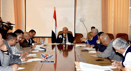 اجتماع بصنعاء يناقش الخطوات العملية للوصول إلى الاكتفاء الذاتي في صناعة الملابس
