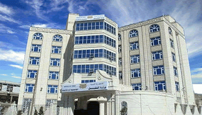 وزير النقل يناقش مع محافظ صنعاء إمكانية إنشاء ميناء بري 