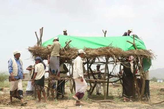 تدشين مبادرة “أرق قلوبا” لبناء مساكن للمتضررين في الزهرة بالحديدة