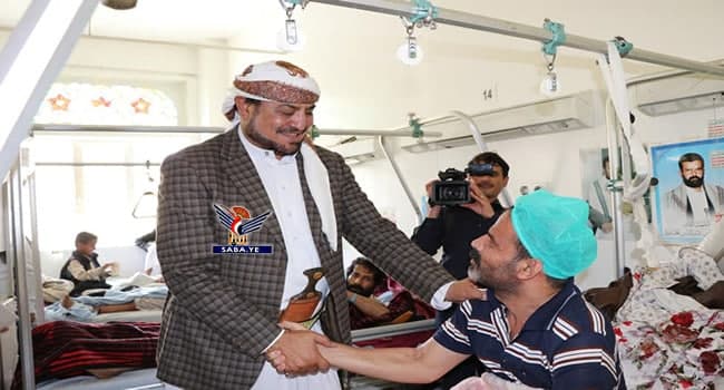أمين العاصمة يتفقد جرحى الجيش واللجان الشعبية