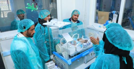 الهيئة العامة للزكاة تتكفل بعلاج وعملية فصل التوأم السيامي 