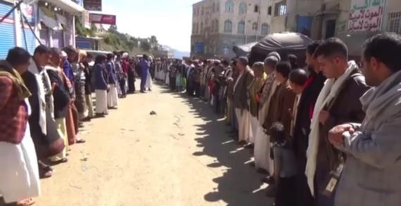 وقفة قبلية في الجبين بريمة احتفاء بسنوية للشهيد وتنديداً لجرائم العدوان