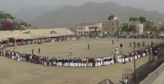 وقفة قلبية لأبناء وضرة بحجة تعلن استمرار النفير العام لمواجهة العدوان