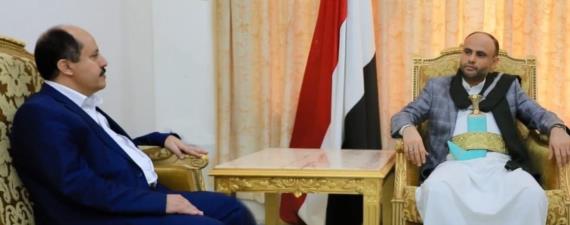 الرئيس المشاط يلتقي وزير الصناعة ومحافظ تعز ورئيس مصلحة الضرائب