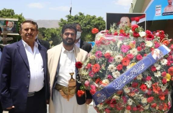 رئيس جهاز الأمن والمخابرات يزور ضريح الرئيس الشهيد الصماد