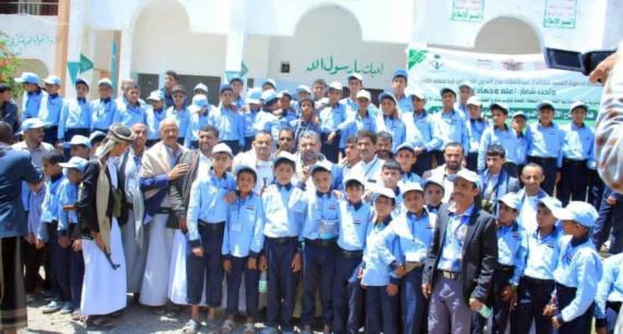 وزير الشباب يتفقد سير أنشطة الدورات الصيفية بمحافظة ذمار