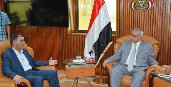 رئيس الوزراء يشيد بجهود كوادر قطاع الاتصالات لاستمرار الخدمات في ظل العدوان